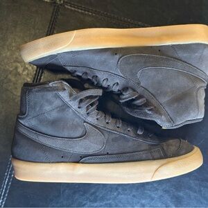 Size 10 Nike Blazer 77 Suede Mid Velvet Brown Gently used, Like New